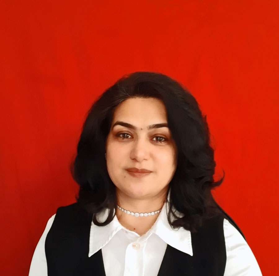 Portrait of Helen Arjmandi.